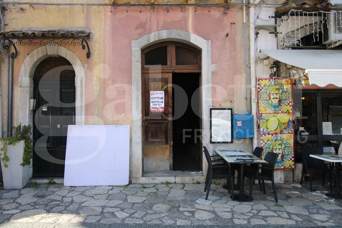Negozio in Piazza San Pancrazio, Taormina, {3} - Foto 2