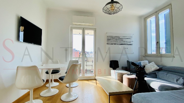 2-room flat in Via Giuseppe Parini, Milano - Photo 1