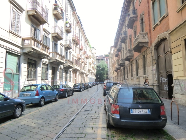 Geschäft in Via Ausonio, Milano - Foto 1