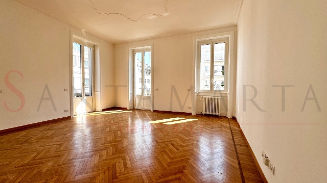 Apartament in Piazza Santa Maria Beltrade, Milano - Photo 1