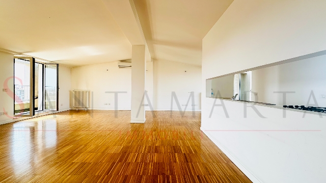 3-room flat in Viale Gabriele d'Annunzio, Milano - Photo 1