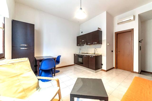 One-room flat in Via Cattaneo 10, Cesano Maderno - Photo 1