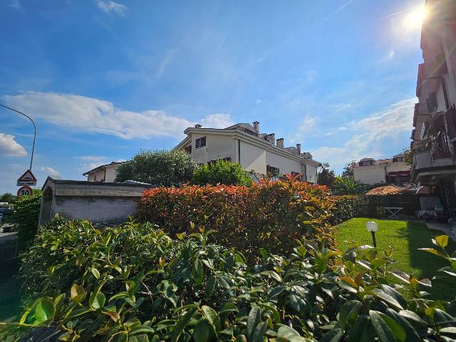 3-room flat in Via Silvio Pellico 10, Caponago - Photo 1