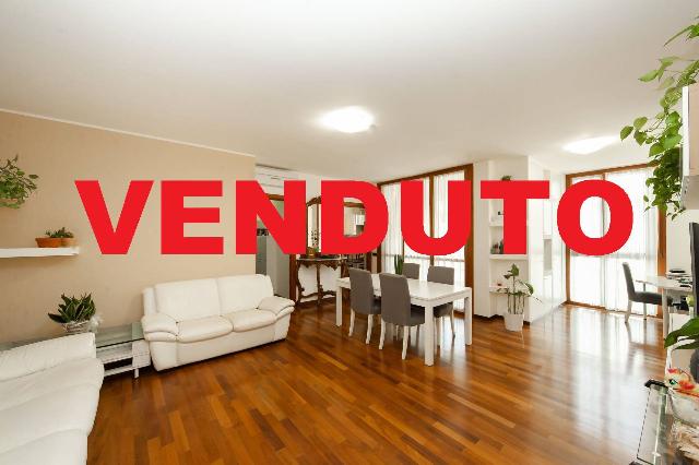 4-room flat in Via Ozanam 24, Concorezzo - Photo 1