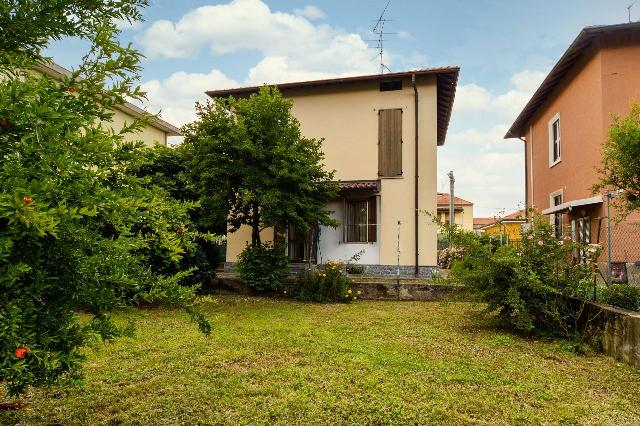 Villa in Via Carducci 28, Concorezzo - Foto 1