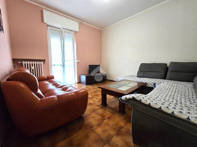 2-room flat in Via Marche 7, Curno - Photo 1