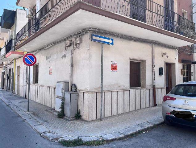 Casa indipendente in Via Ciro Menotti 36, Francavilla Fontana - Foto 1