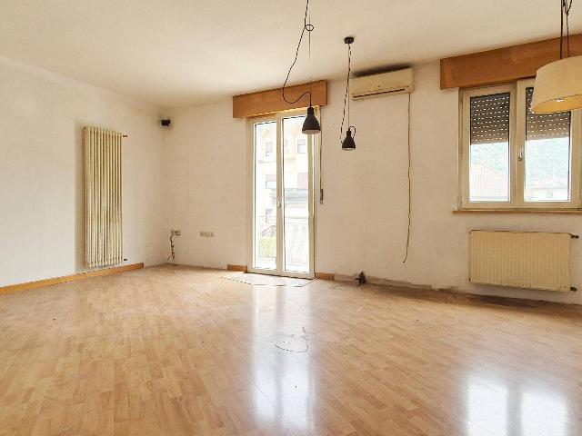 2-room flat in Via San Giacomo, Laives - Photo 1