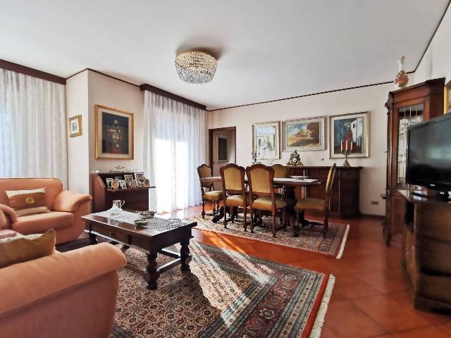 3-room flat in Via Francesco Crispi, Laives - Photo 1