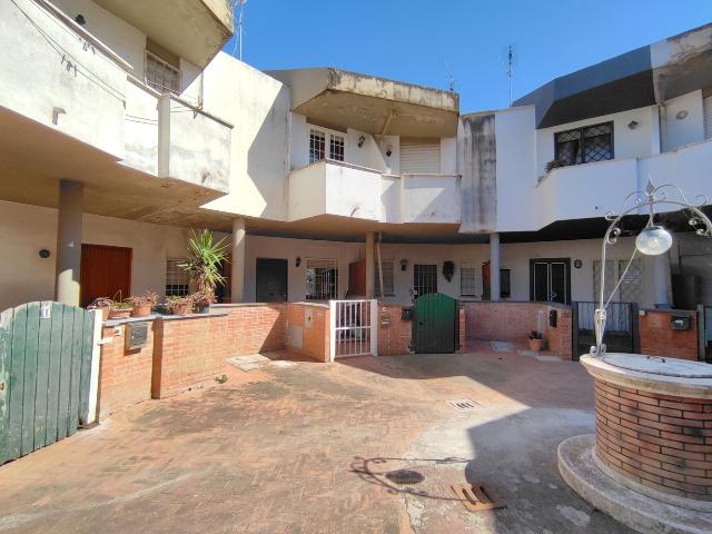 Terraced house in Stradone Sant' Anastasio 9, Anzio - Photo 1