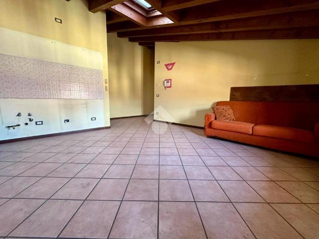 3-room flat in Via 8 Marzo 1, Cividate al Piano - Photo 1