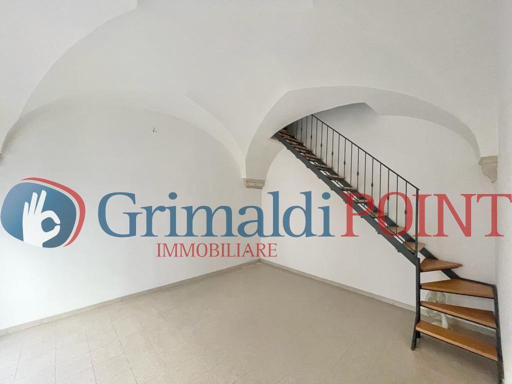 Negozio in Via Luigi De Simone 3, Lecce, {3} - Foto 1