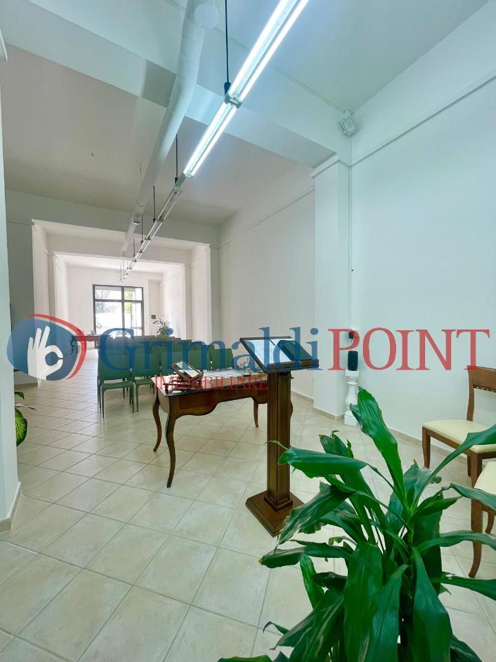 Negozio in Via Lazio 21a, Lecce, {3} - Foto 1