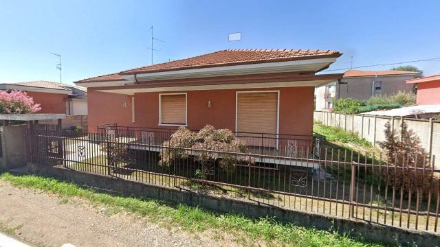 Villa in Via Alfredo di Dio 26, Busto Garolfo - Foto 1