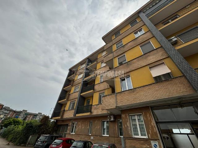 3-room flat in Corso Valentino, Casale Monferrato - Photo 1