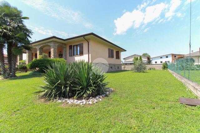 Villa in Via E. Montale 1, Trenzano - Foto 1