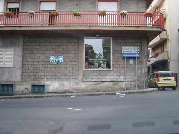Negozio in Via Silvio Pellico 39, Paternò, {3} - Foto 1