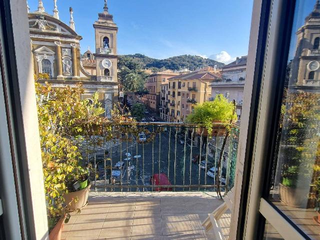 Quadrilocale in Piazza San Pietro, Frascati - Foto 1