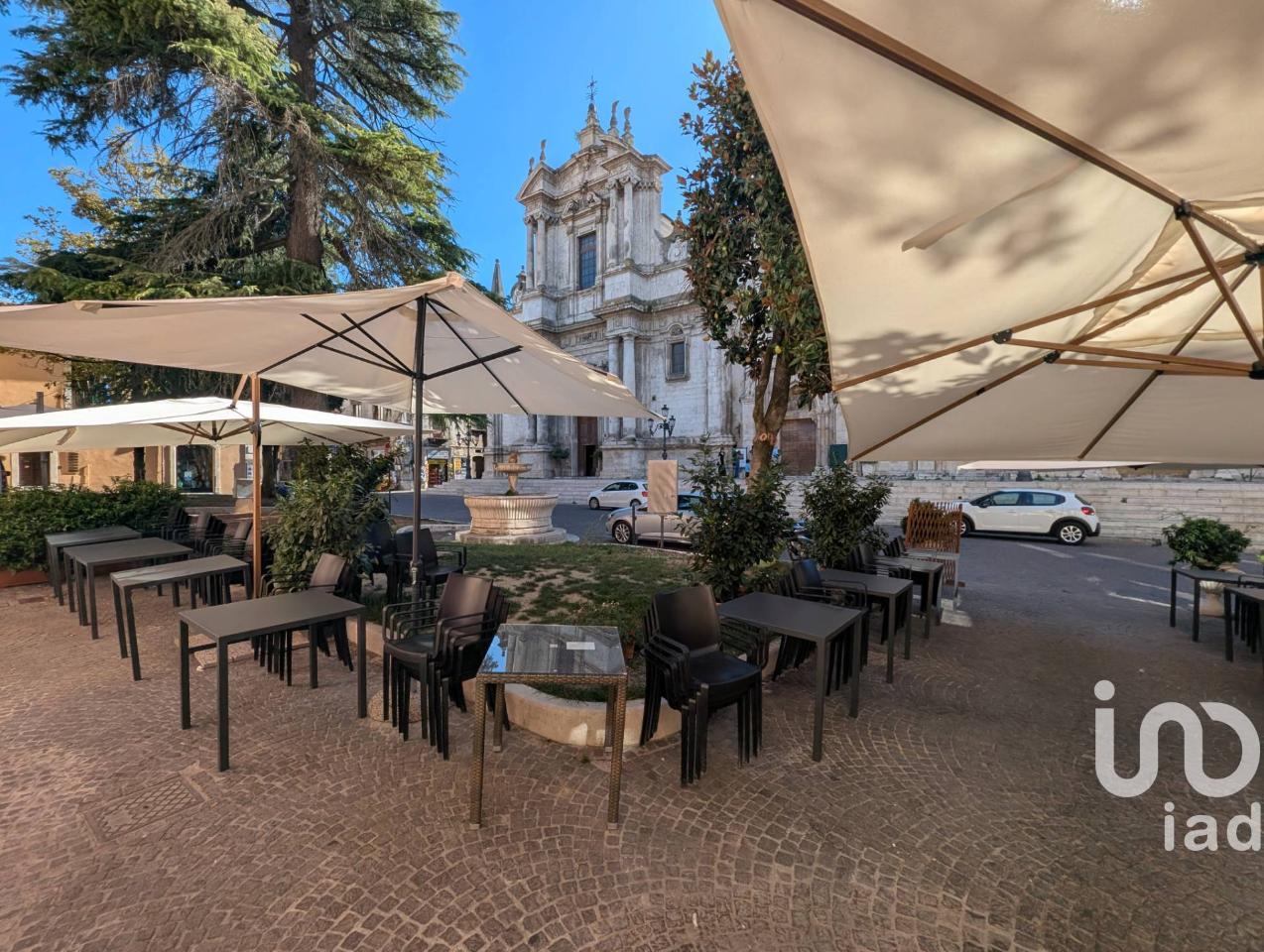 Esercizio commerciale in Piazza Santissima Annunziata 8, Sulmona, {3} - Foto 1