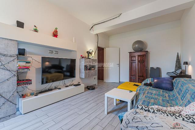 4-room flat in {3}, - Photo 1