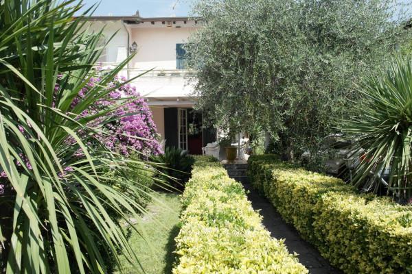 Villa bifamiliare in Via Trento 99, Forte dei Marmi - Foto 1