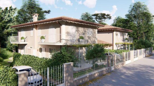 Villa plurifamiliare in vendita a Pietrasanta