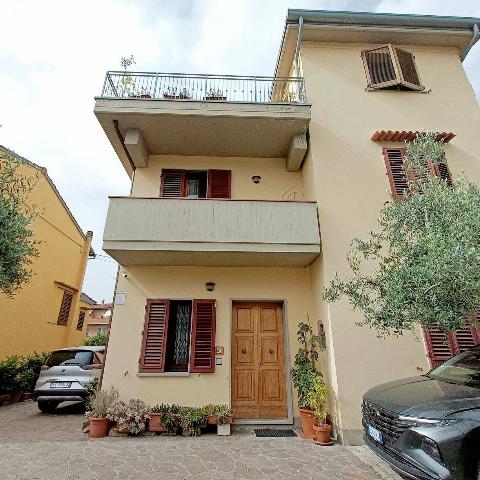 Mansion in Via Livornese, Lastra a Signa - Photo 1