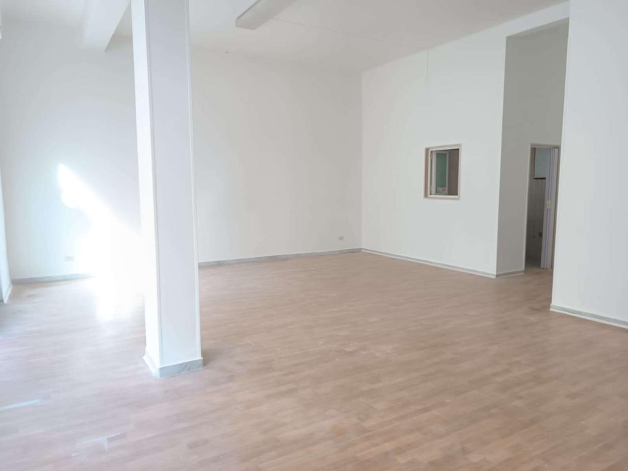 Ufficio in , Bitonto, {3} - Foto 2
