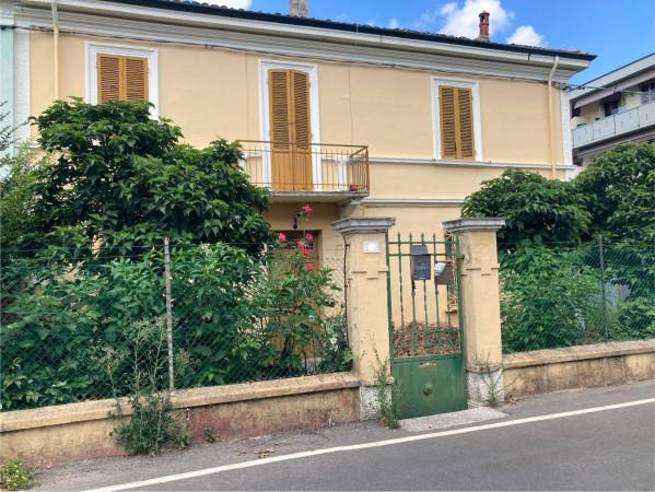 Two-family villa in Viale Medaglie d'Oro, Forlì - Photo 1