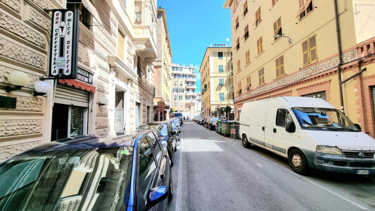 Negozio in Via Paolo Antonio De Cavero 11, Genova - Foto 1