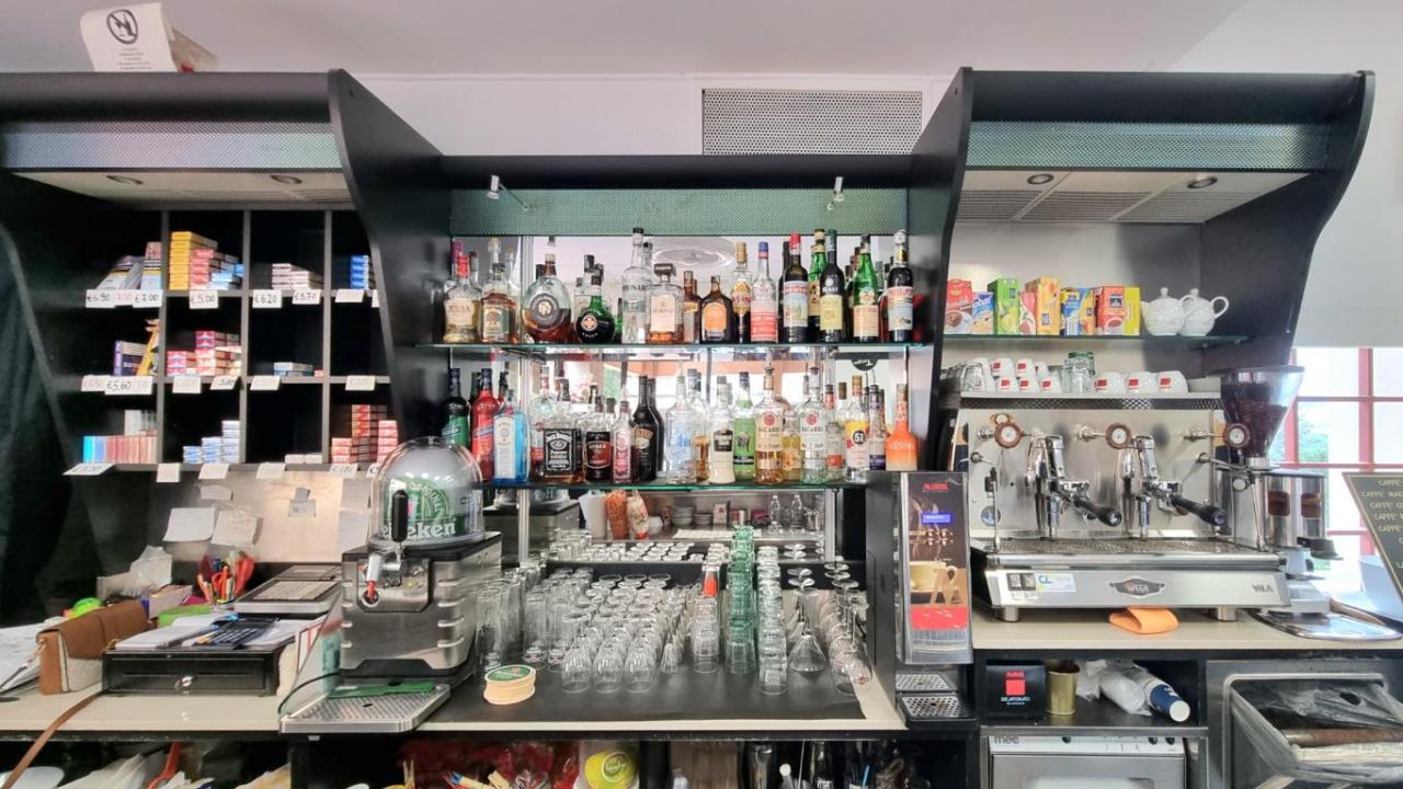 Negozio in Via Antonio Sant'Elia 164, Genova - Foto 1