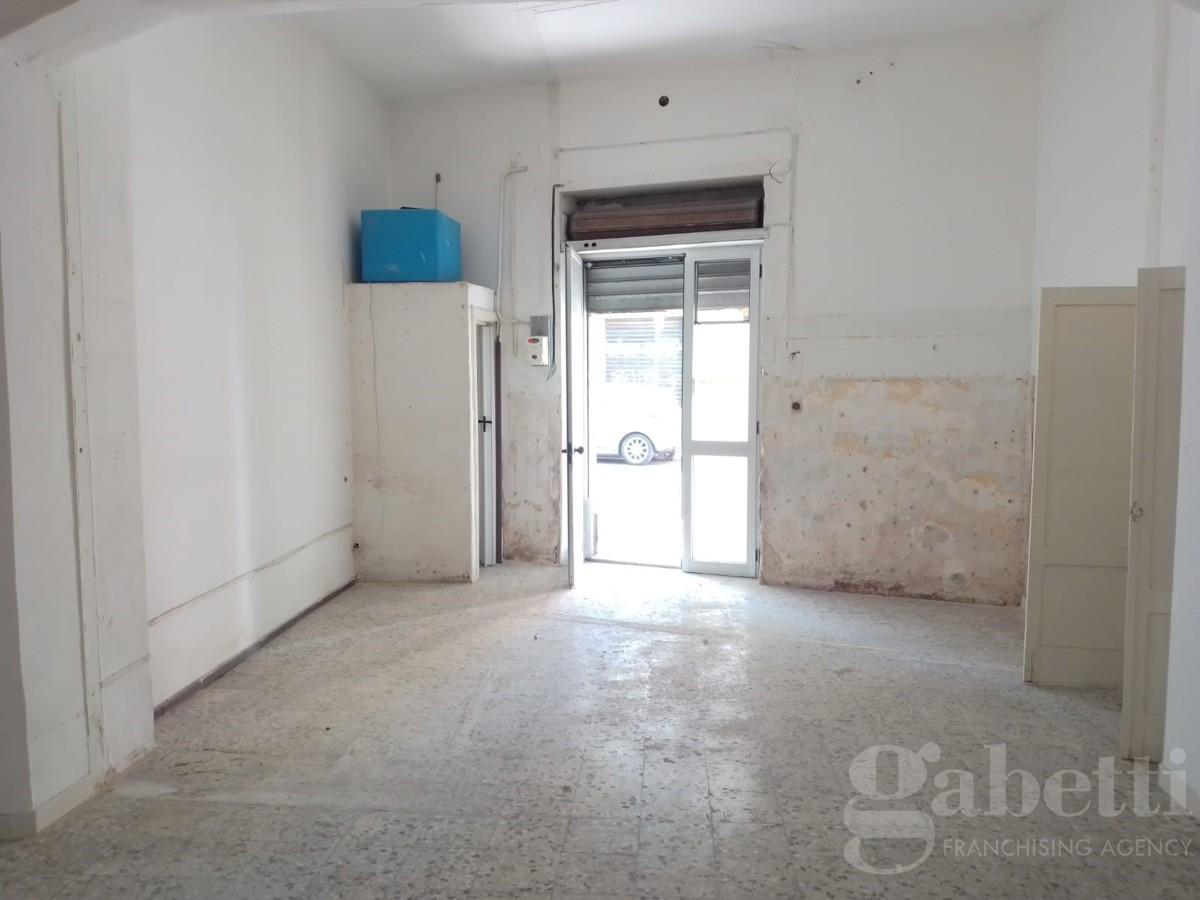 Negozio in Viale Marconi 7, Barletta - Foto 1