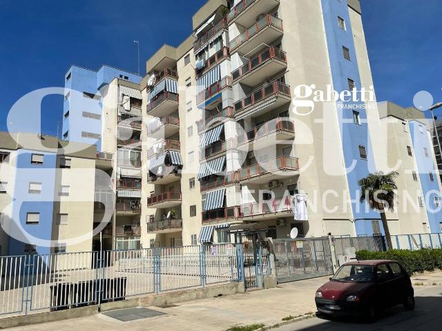 4-room flat in Via Togliatti , Barletta - Photo 1