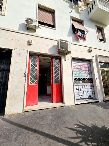 Negozio in Via Ivrea 16, Roma, {3} - Foto 1