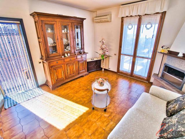 4-room flat in Martiri della Libertà, Piombino - Photo 1