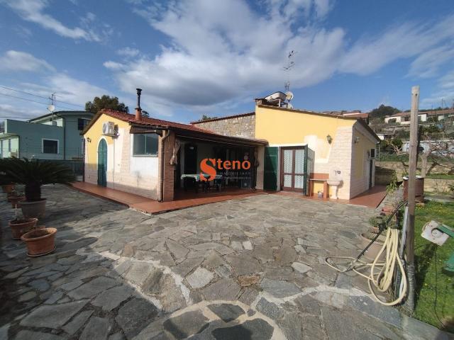 Detached house in Via Anna Frank, Imperia - Photo 1