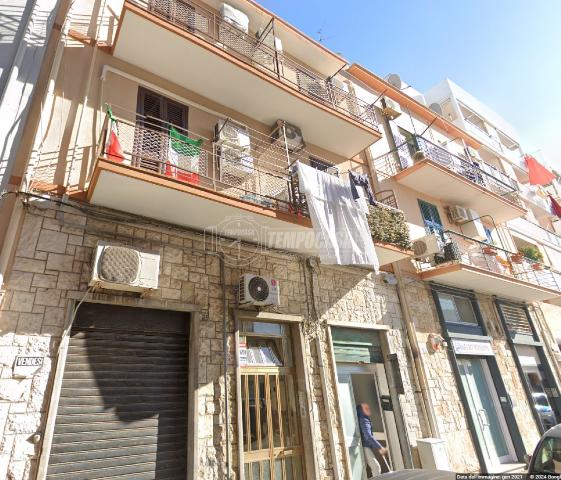 2-room flat, Bari - Photo 1