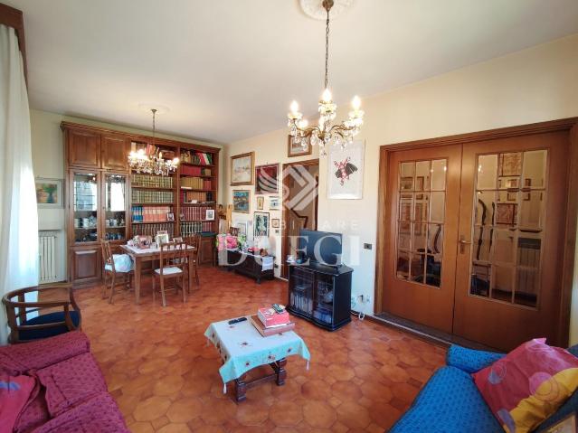 Two-family villa in Lceste De Ambris 55049, Viareggio - Photo 1