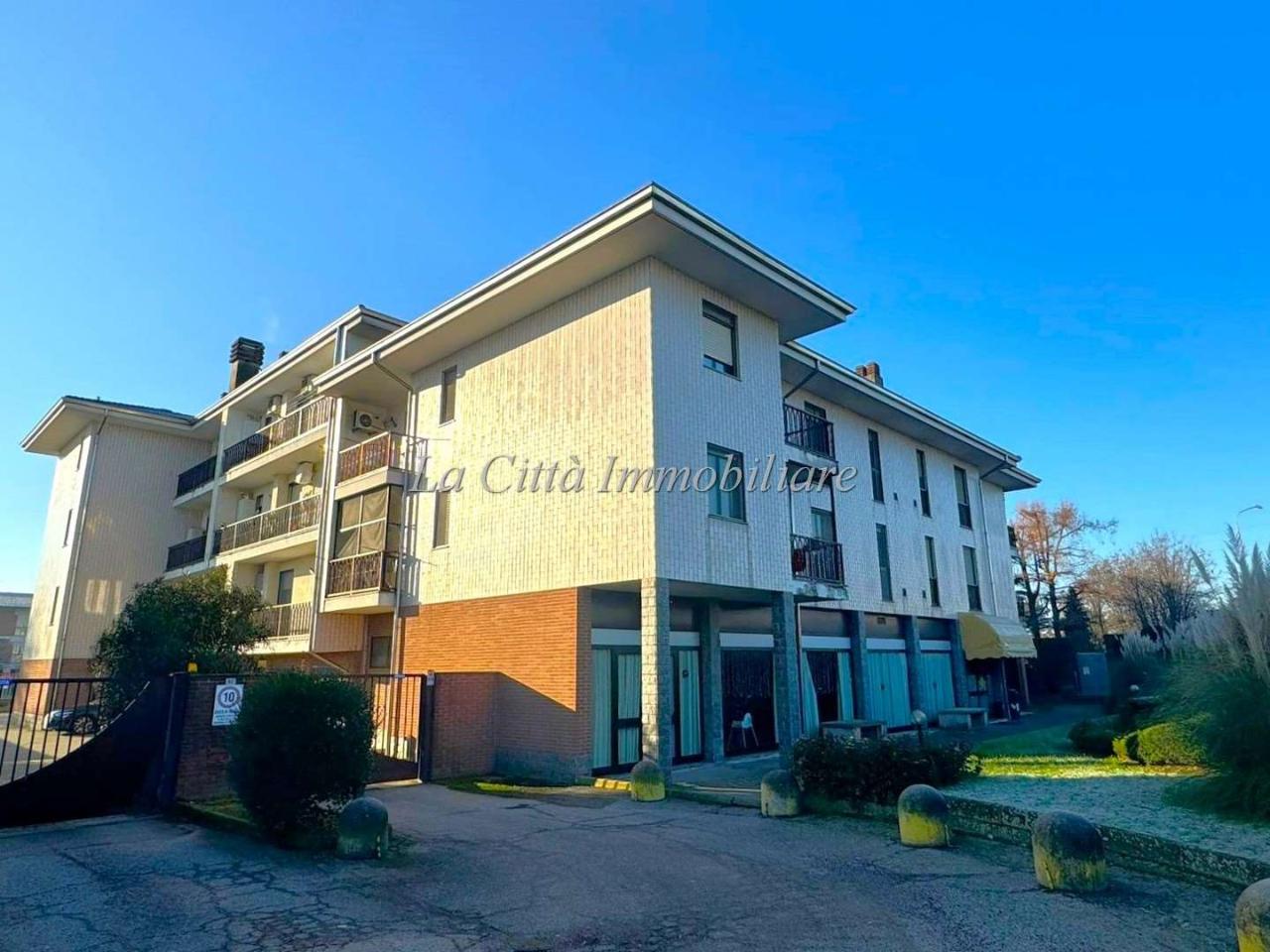 Negozio in Corso Vercelli 83/S, Novara, {3} - Foto 2