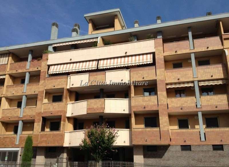 Locale commerciale in Corso Risorgimento 134, Novara, {3} - Foto 2