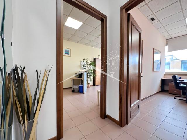 Büro in Via della Croce Rossa 30, Padova - Foto 1