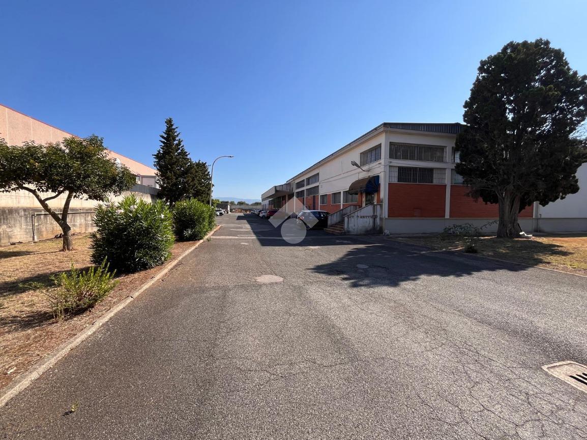 Capannone in Via delle Valli 25, Aprilia, {3} - Foto 2