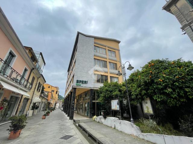 Appartamento in Via Agostino Ghirlanda 14, Massa - Foto 1