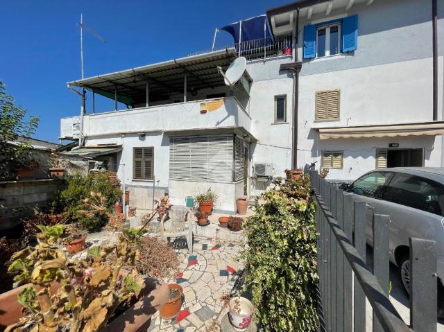 Detached house in Via Bagaglione 41, Massa - Photo 1