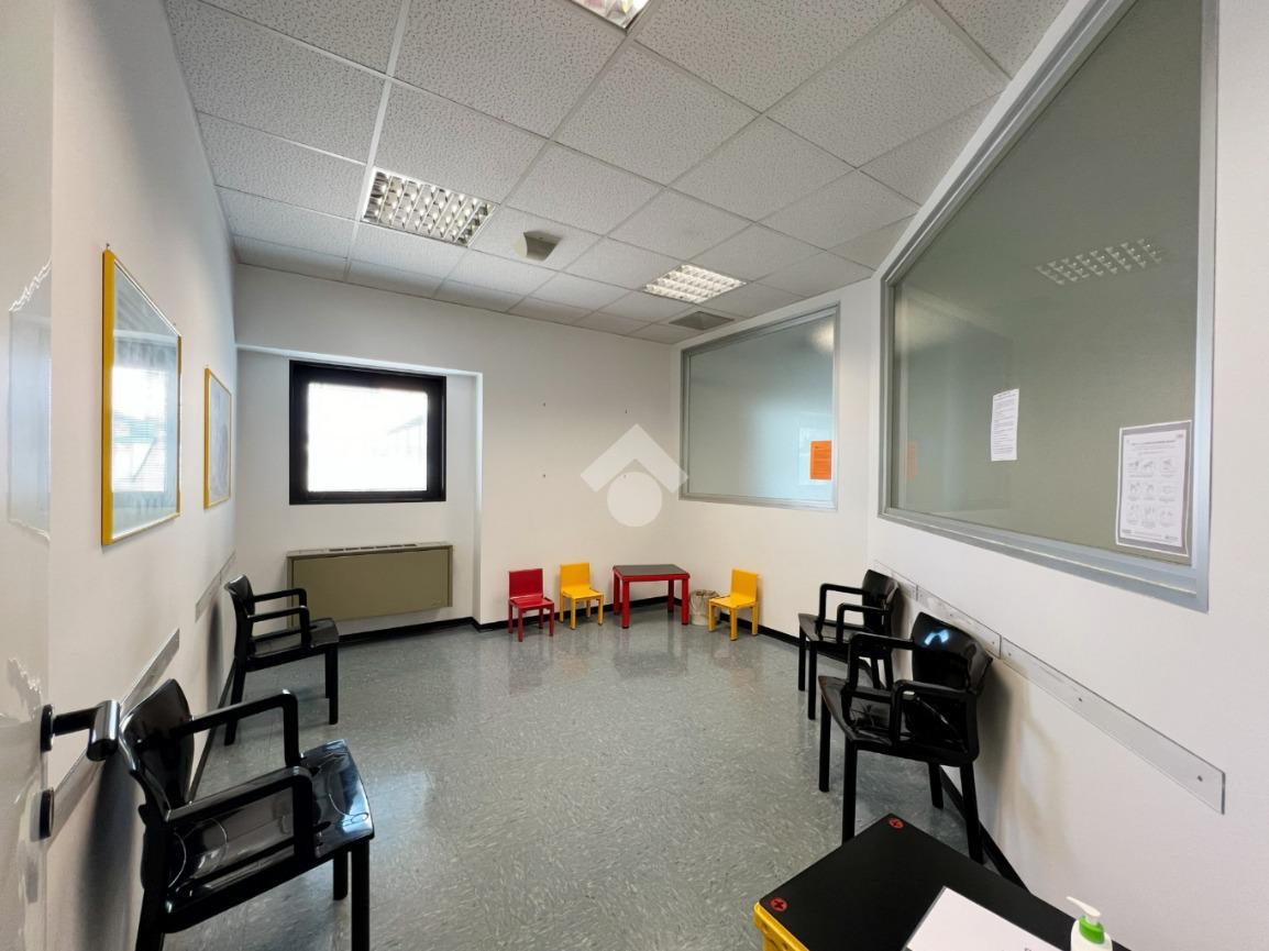 Ufficio in Corso Vercelli 117, Ivrea, {3} - Foto 1