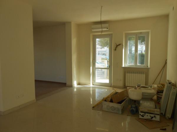 Negozio in , Lucca, {3} - Foto 1