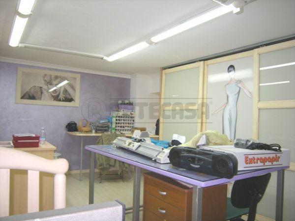 Palazzina commerciale in Via Napoleone Colajanni 160, Caltanissetta, {3} - Foto 2