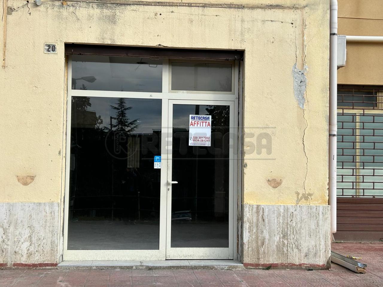 Palazzina commerciale in affitto a Caltanissetta
