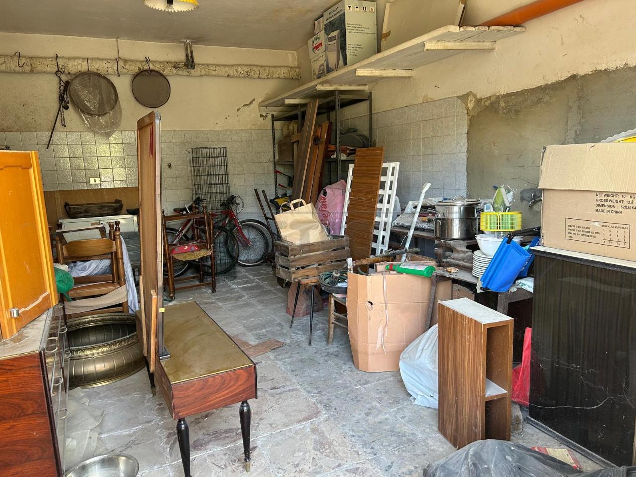 Magazzino in Via Salvatore Averna 7, Caltanissetta, {3} - Foto 1