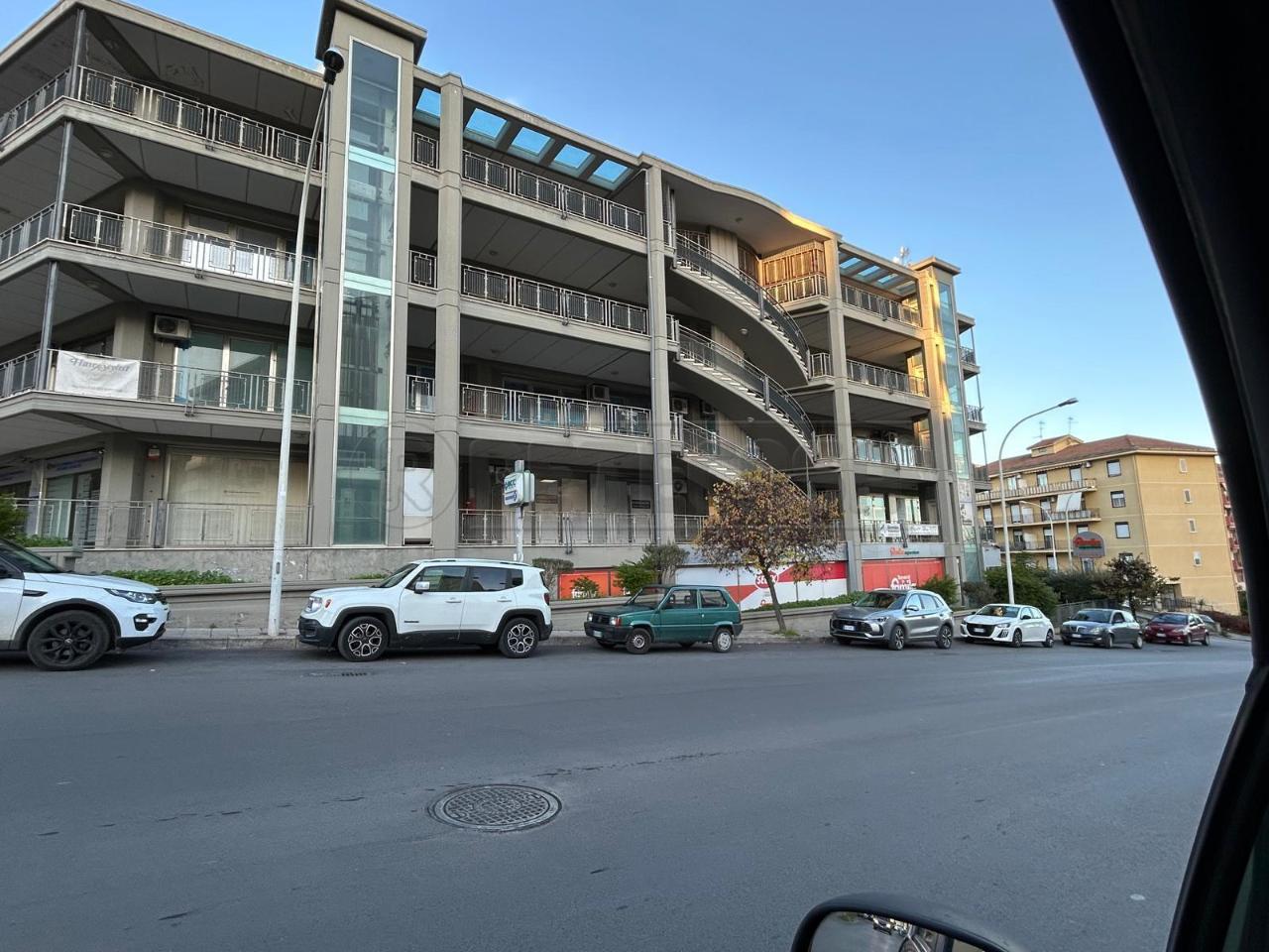 Palazzina commerciale in Via d'Acquisto Salvo 38, Caltanissetta, {3} - Foto 1